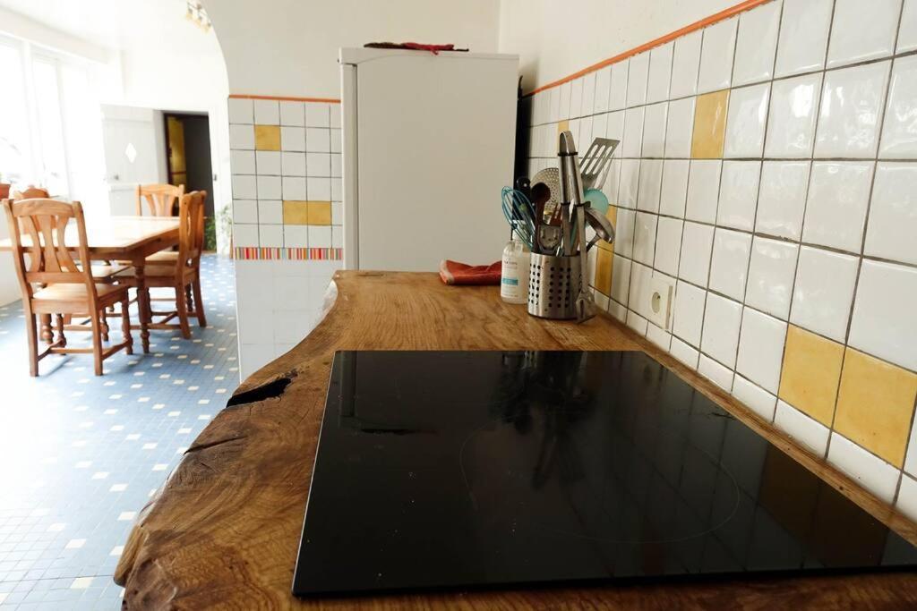 Gite Au Coeur D'Une Residence D'Artiste Saint-Aubin-de-Bonneval Екстер'єр фото
